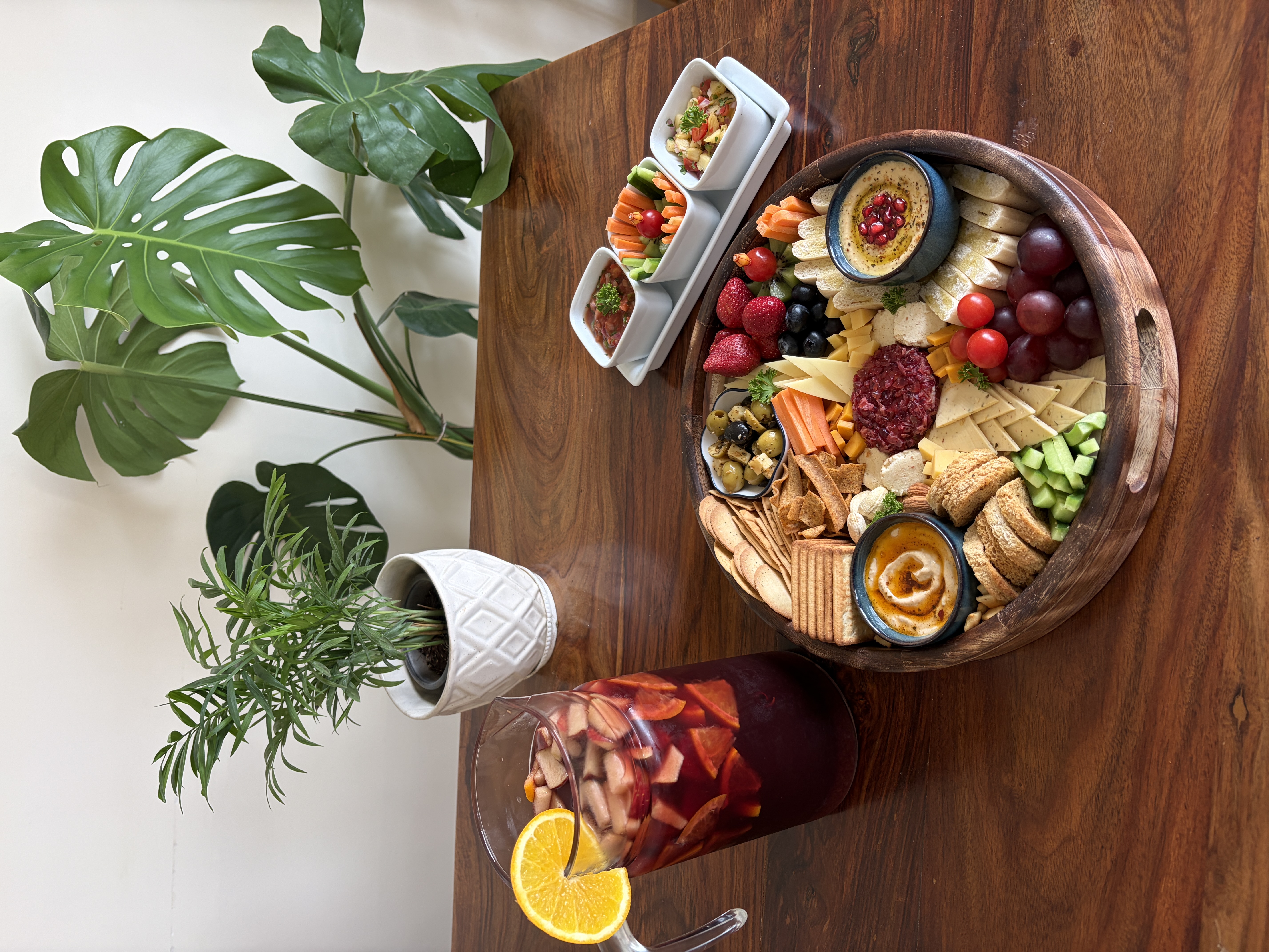 Platter with sangria